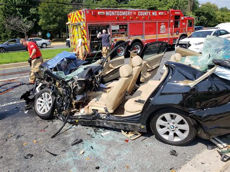 3 injured in single-vehicle crash near Rockville courthouse